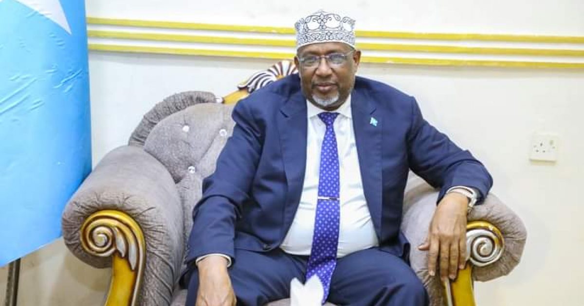 Guddoomiye Aadan Madoobe oo kulan la qaatay Guddiga Amniga Koonfur Galbeed