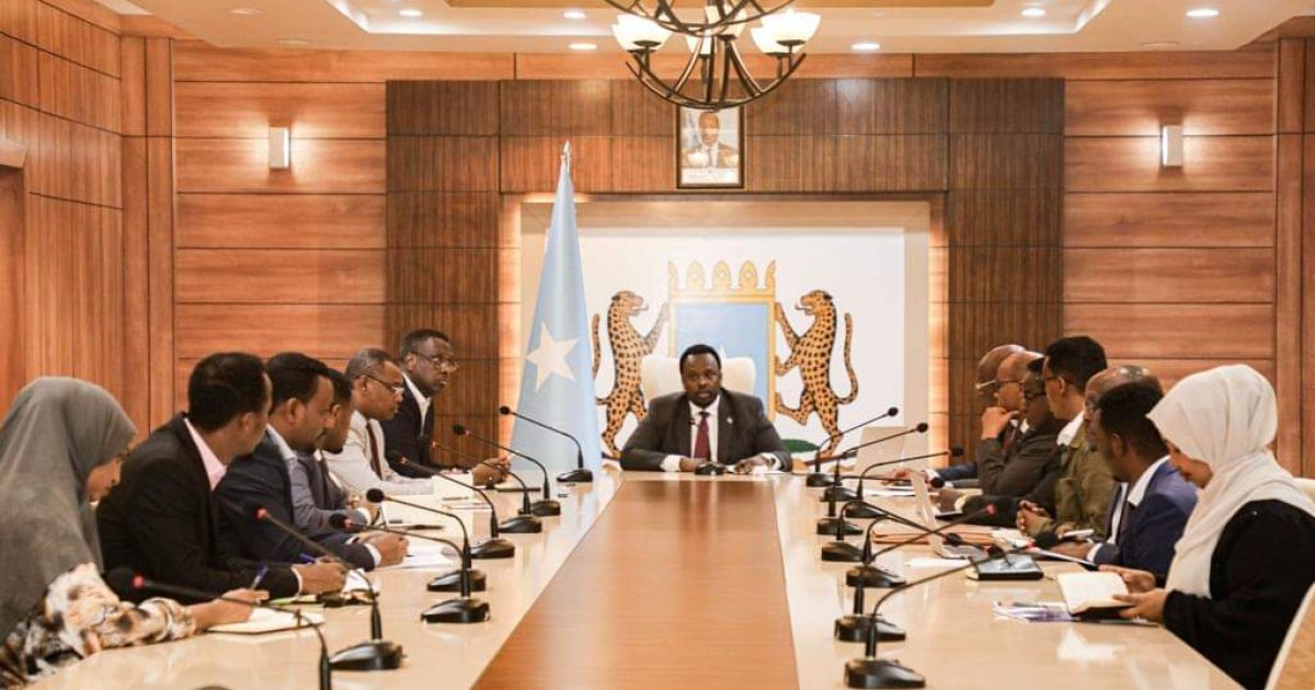 R/Wasaare Ku Xigeenka Oo kulan la yeeshay Guddiga la dagaallanka lacagta sharc-darrada ah