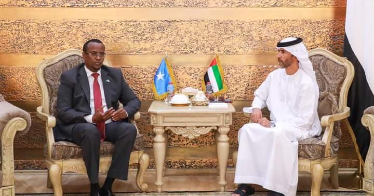 Madaxweynaha Hirshabeelle oo Muqdisho kula kulmay Safiirka Isutagga Imaaraadka Carabta