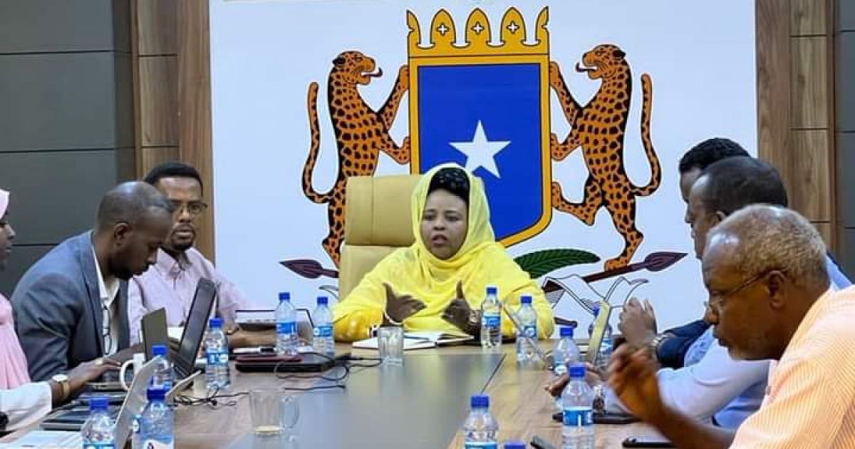 Wasiiru-dowlaha Wasaaradda Caafimaadka oo kulan la qaadatay Shaqaalaha Waaxda Caafimaadka Guud