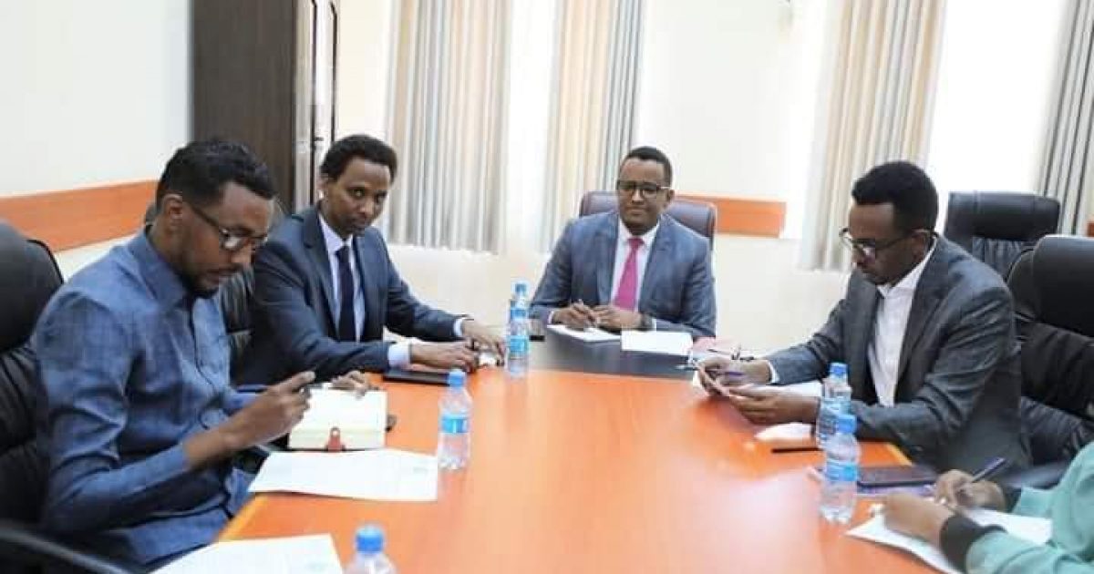 Xoghayaha Guud ee Golaha Aqalka Sare oo la kulmay Xoghayeyaasha  Baarlamaannada Dowlad Goboleedyada