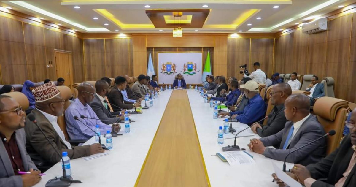 Madaxweynaha Hirshabeelle oo shir guddoomiyay kulanka Golaha Wasiirrada