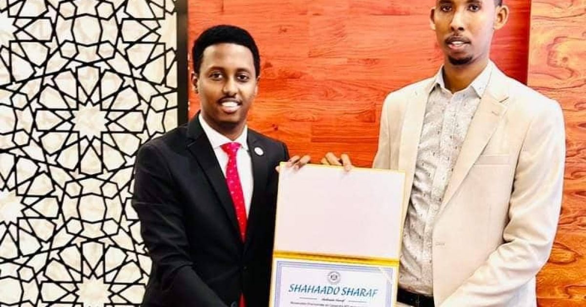 Wasiirka Dhallinyarada Oo Dhiirragalin U Sameeyay Wiil Hal-abuur Layimid