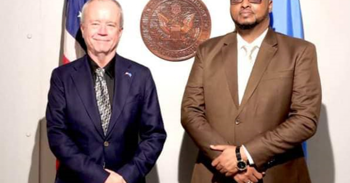 Soomaaliya iyo Maraykanka oo ka wada hadlay dib u dhiska goobihii laga xoreeyay Khawaarijta