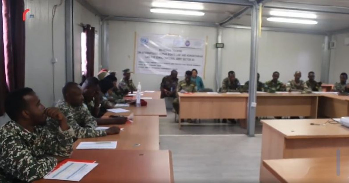 Taliyaha Qeybta 43-aad ee ciidanka Xoogga dalka oo tababar u furay saraakiil ka tirsan qeybta 43-aad.