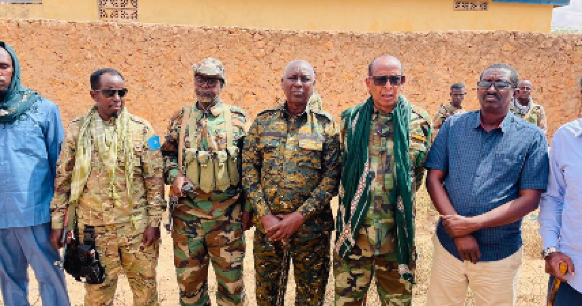 Generaal Biixi oo guddoomay deeq xoolo ah oo loogu talagalay ciidanka DF ee dagaalka kula jira Khawaarijta