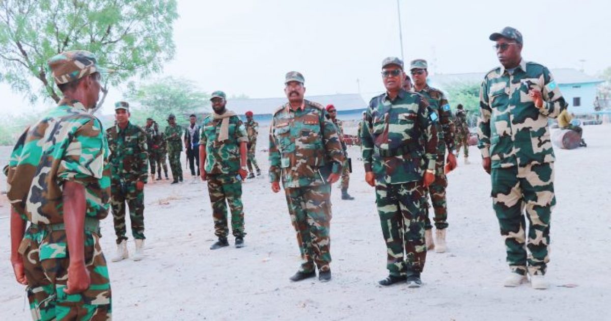 Wasiirka amniga Jubbaland oo kormeeray xerooyinka Ciidanka Xoogga ee Degmada Afmadow