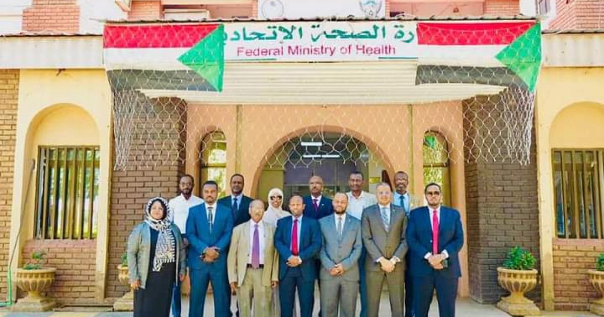 Wasiirka Wasaaradda Caafimaadka Soomaaliya oo kulan la qaatay dhiggiisa dalka Suudaan