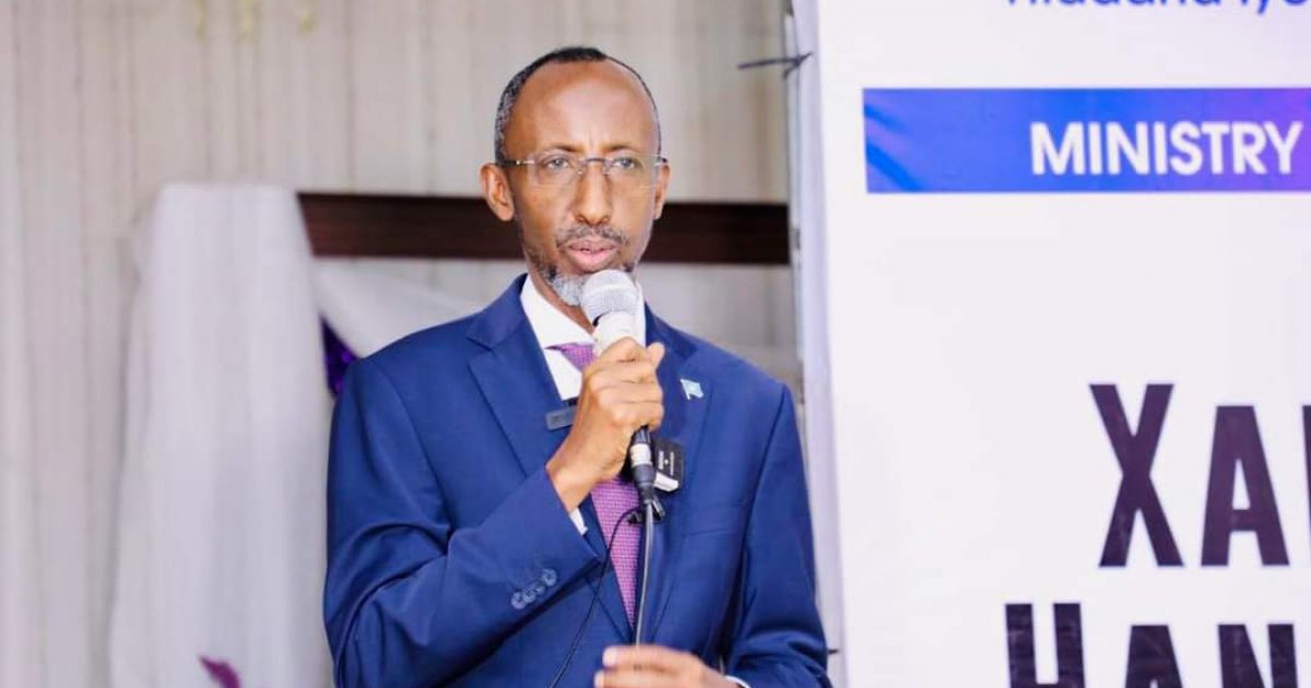 Wasiirka Waxbarashadda XFS oo ku dhawaaqay inay furan tahay tartanka 3000 ee Macallin