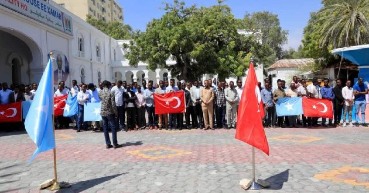 Muqdisho oo lagu qabtay kulan loogu duceynayo dadkii ku geyryooday dhulgariirkii Turkiga