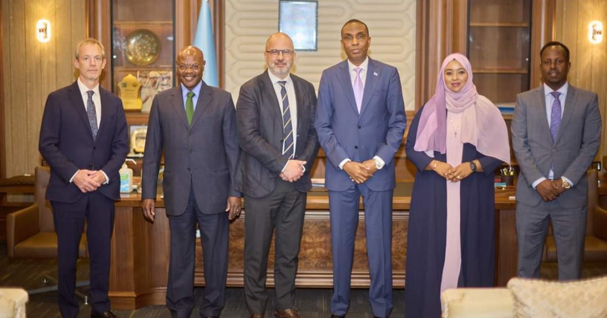 Ra’iisul Wasaare Xamse oo QM kala hadlay xal u helidda Barakacayaasha 