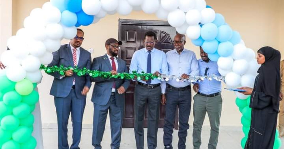 Madaxweynaha Galmudug oo xarigga ka jaray dhismaha cusub ee Wasaaradda Beeraha