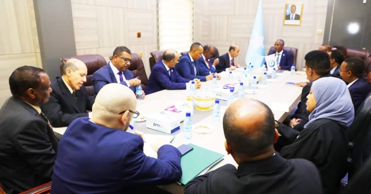 Wasiirka Arr/Dibadda XFS oo xafiiskiisa kulan kula qaatay wafdi ka socday OIC