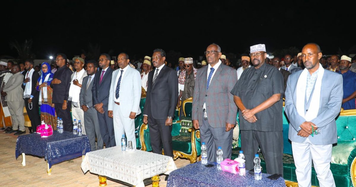 Madaxweynaha Galmudug oo ka qeyb galay Munaasabad lagu caleema saarayo Guddoomiyaha cusub ee degmada Cabudwaaq