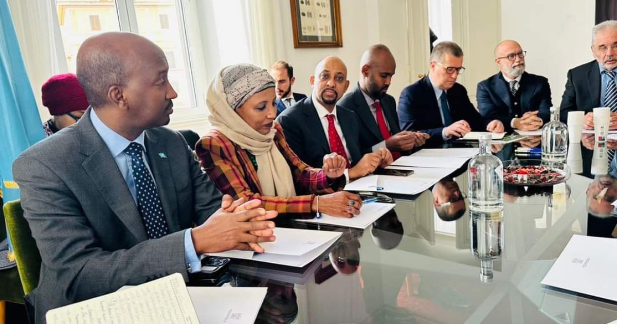 Somali’s Minister of Fisheries meets officials in Rome