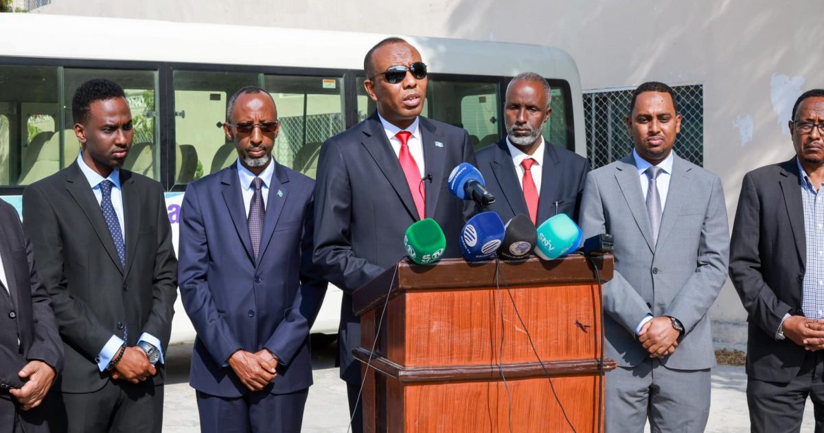 Ra’iisul Wasaare Xamse oo ugu baaqay shacabka Soomaaliyeed ee degan goobihii waxbarashada dalka in ay banneeyaan