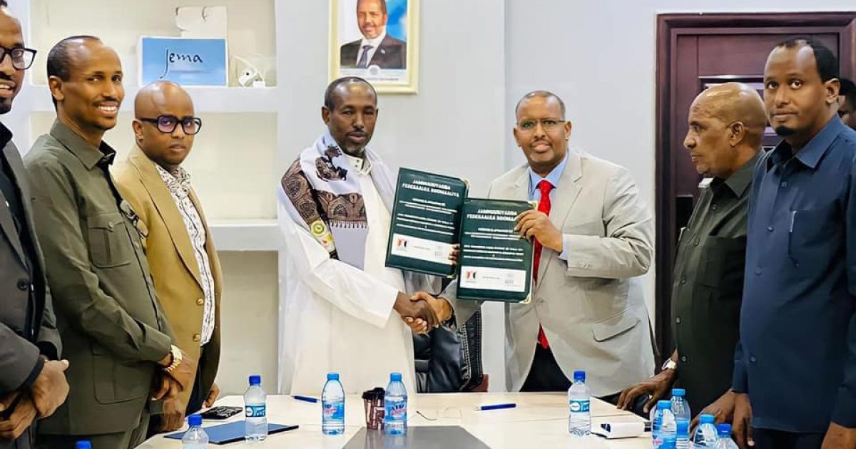 Duqa Muqdisho iyo guddoomiyaha rugta Ganacsiga oo ka wada hadlay horumarrinta dhaqaalaha Caasimadda