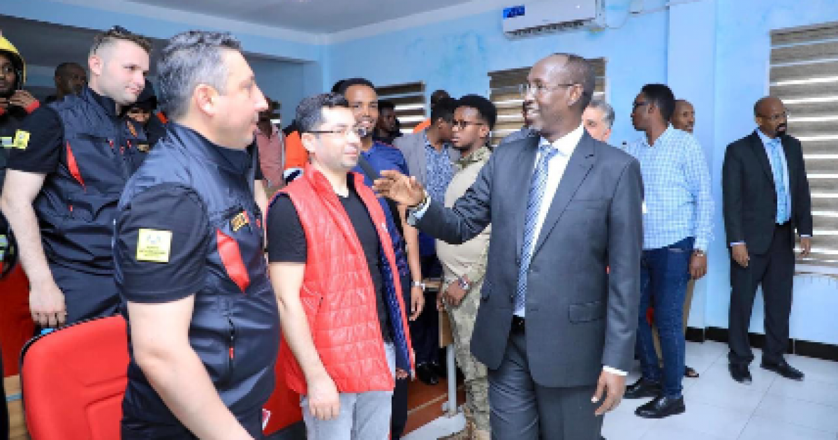 Guddoomiyaha Gobobolka Banaadir oo tababar u furay shaqaalaha waaxda Dabdamiska