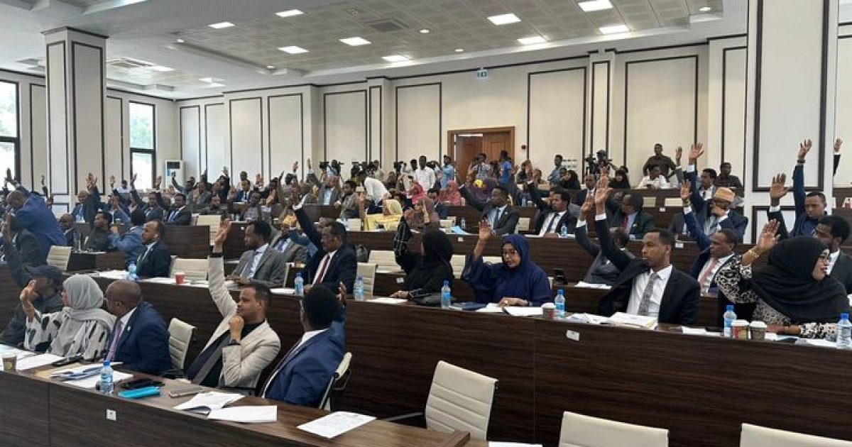 Xildhibaanada Golaha Shacabka BJFS oo ansixiyay hindise sharciyeedka Socdaalka