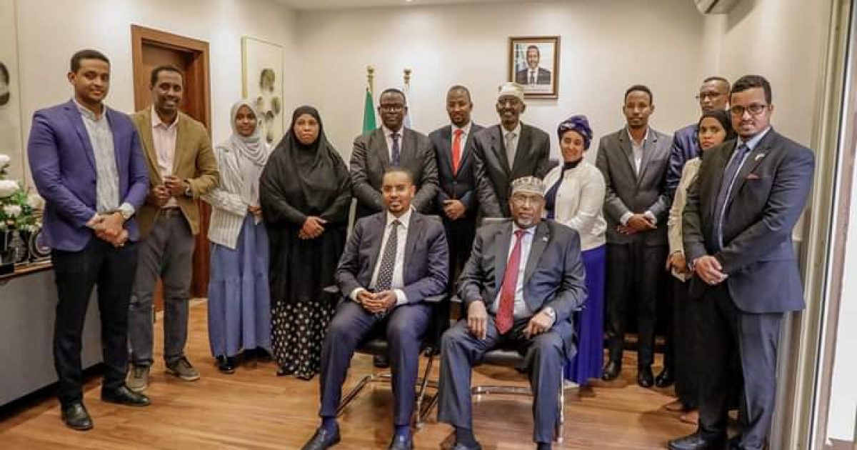 Guddoomiyaha Golaha Shacabka oo booqday safaarada Soomaaliya ee dalka Masar