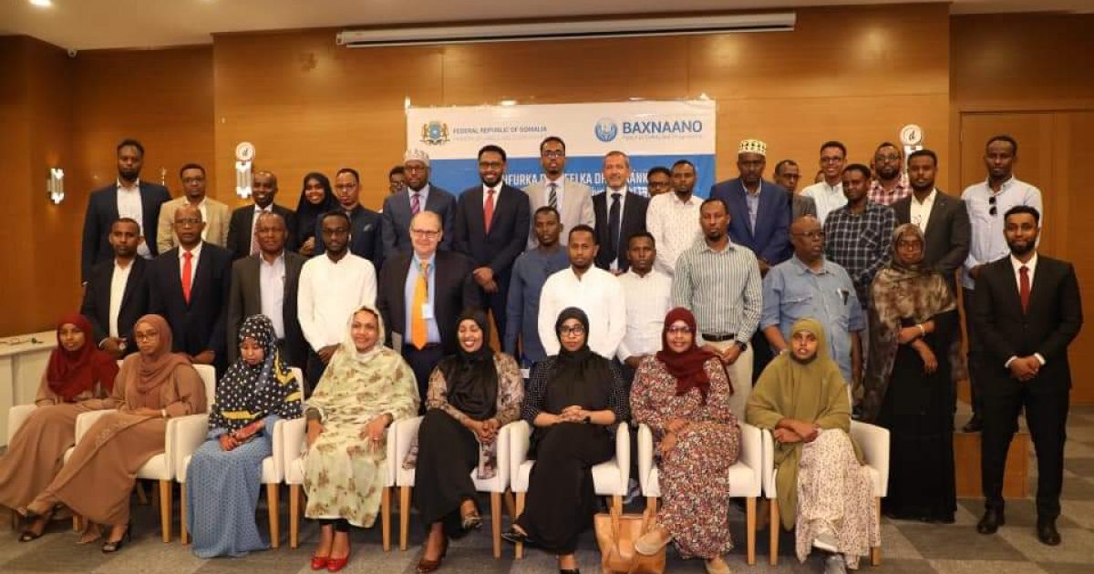 Wasiirka Shaqada XFS oo daah furay mashruuca Daryeelka Dhallaanka