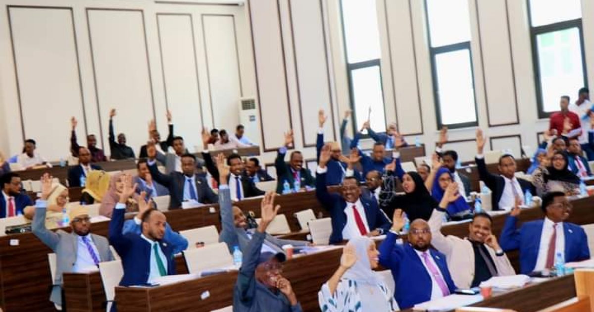 Xildhibaannada Golaha Shacabka oo ansixiyay Hindise Sharciyeedka Socdaalka “SAWIRRO”