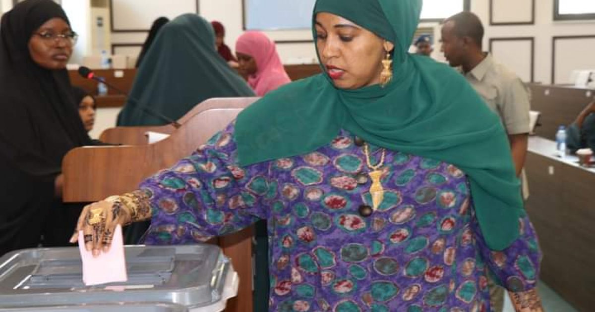 Xildhibaanada Haweenka Golaha Shacabka oo doorday Guddoomiye iyo ku-xigeeno