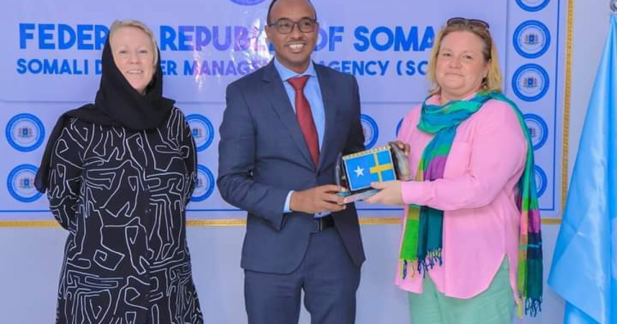 Guddoomiyaha Hay’adda SODMA oo xafiiskiisa ku qaabilay wafdi ka socday Sweden