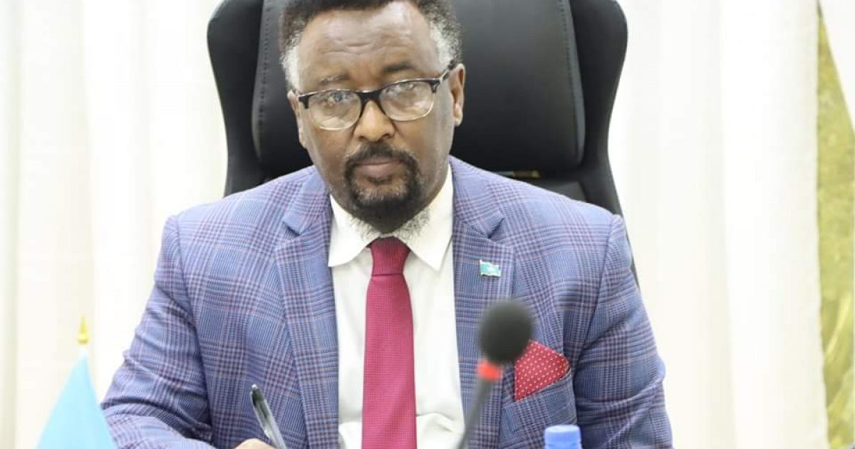 Wasiirka Isgaarsiinta oo amar dul dhigtay Shirkadaha Isgaarsiinta dalka