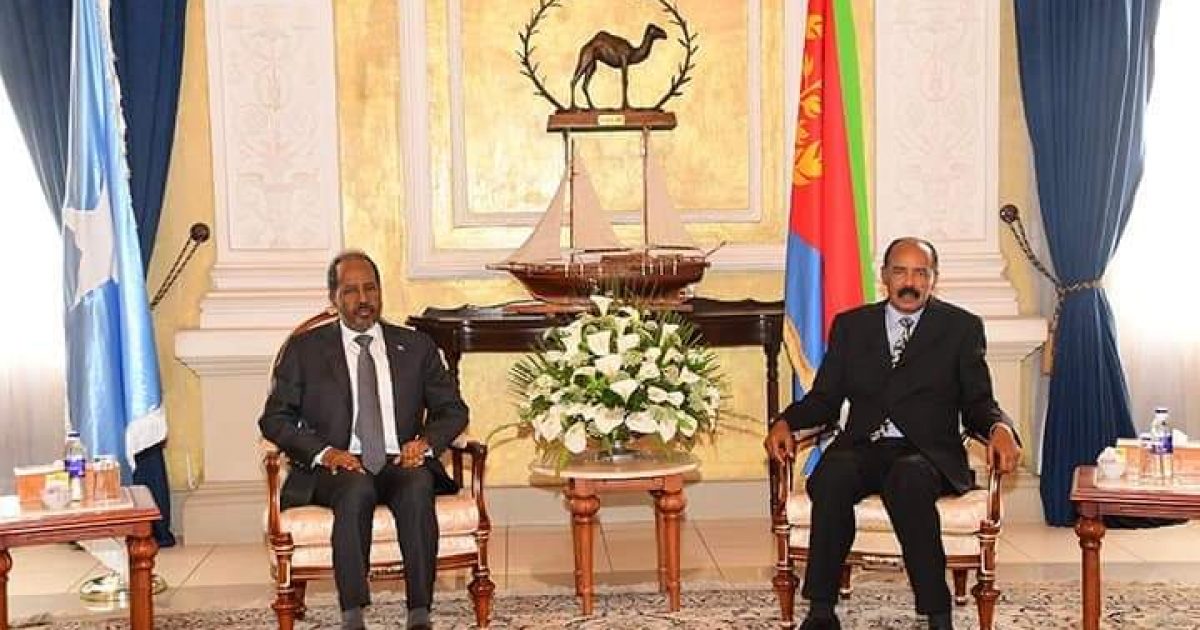 Madaxweyne Xasan Sheekh oo Asmara kula kulmay Madaxweynaha Eritrea