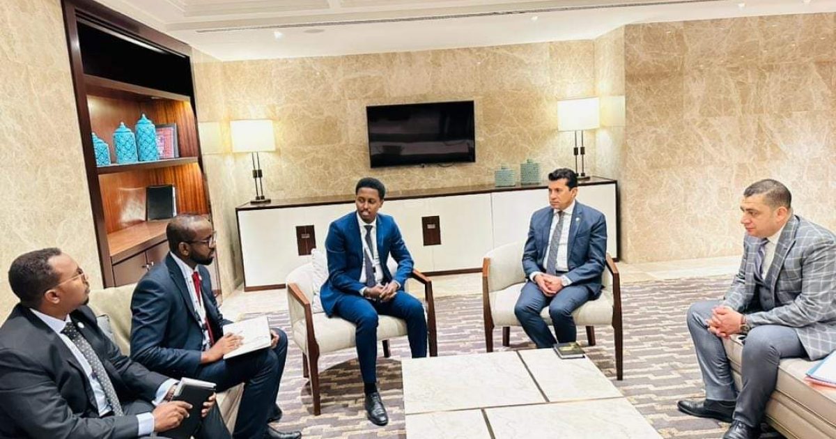 Wasiirka Ciyaaraha Soomaaliya oo kulan la yeeshay dhiggiisa dalka Masar