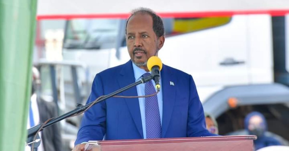 Madaxweyne Xasan Sheekh oo tababar usoo xiray cutubyo ka tirsan Ciidamada Qalabka Sida “SAWIRRO”