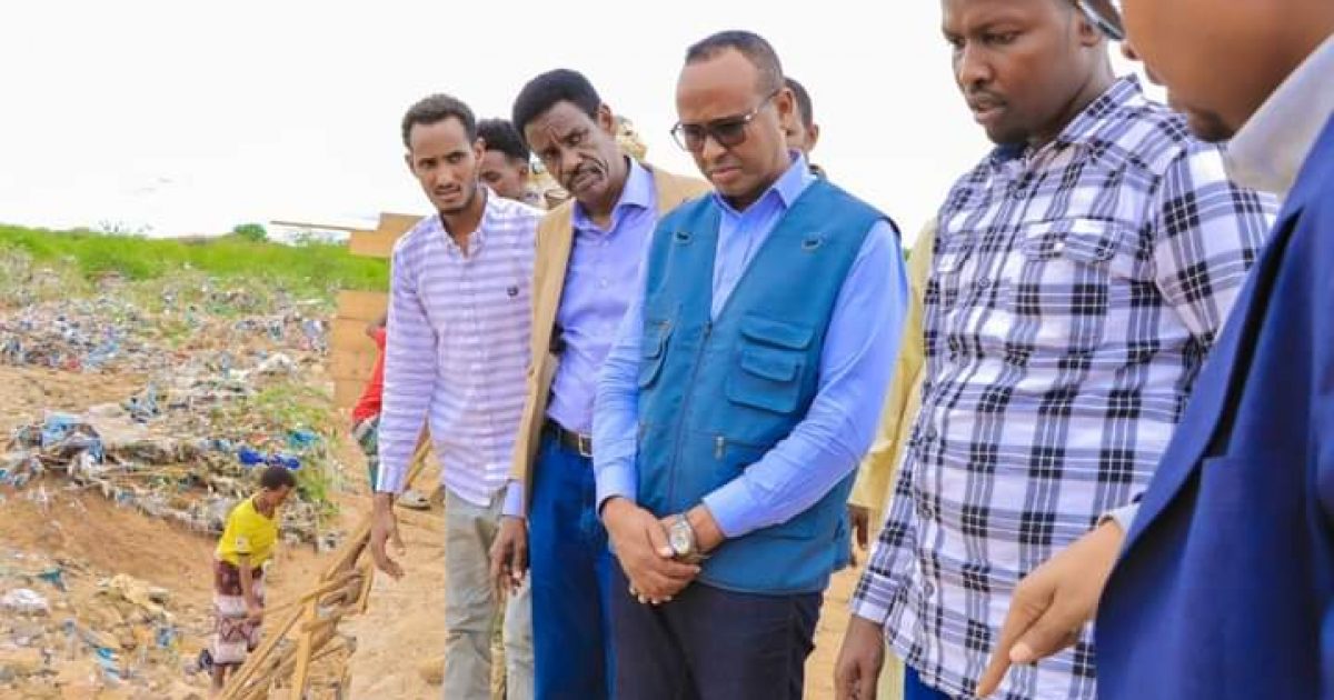 Guddoomiyaha Hay’adda SODMA oo gaaray Baardheere, geeyayna labo diyaaradood oo gargaar sida