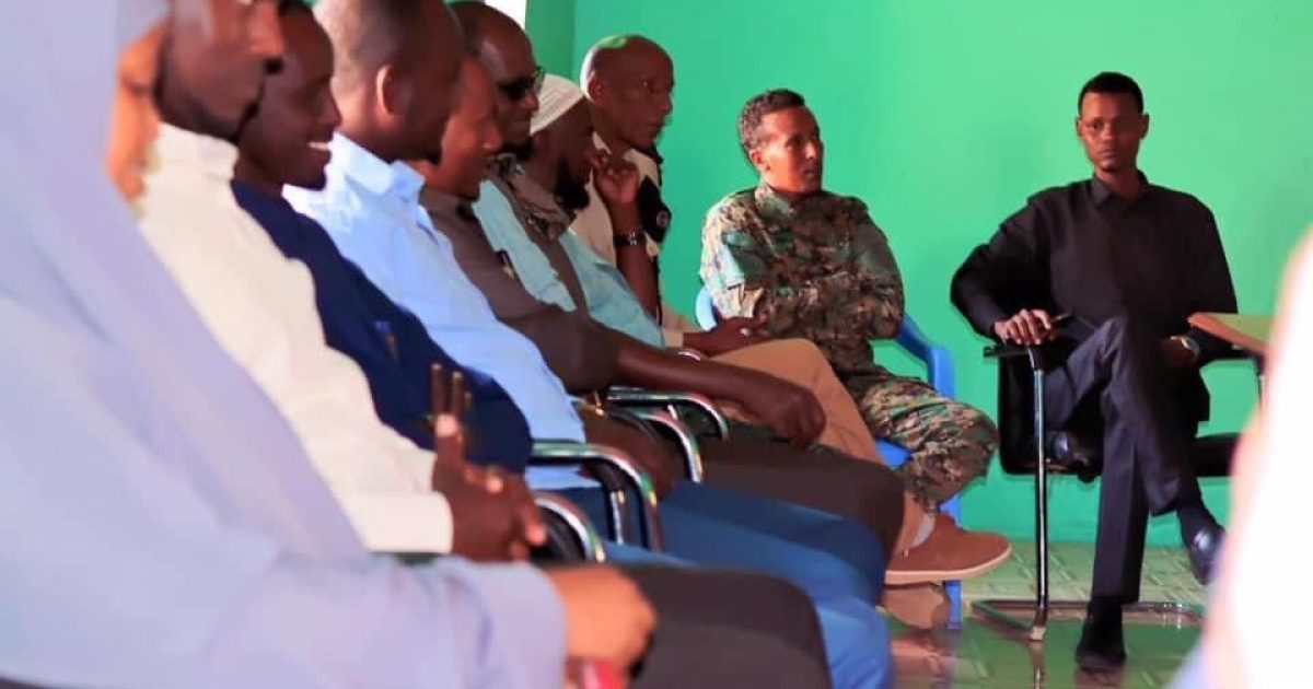 Guddoomiyaha Degmada Waajid oo guddoomiyay shir looga hadlayay amniga magaaladda