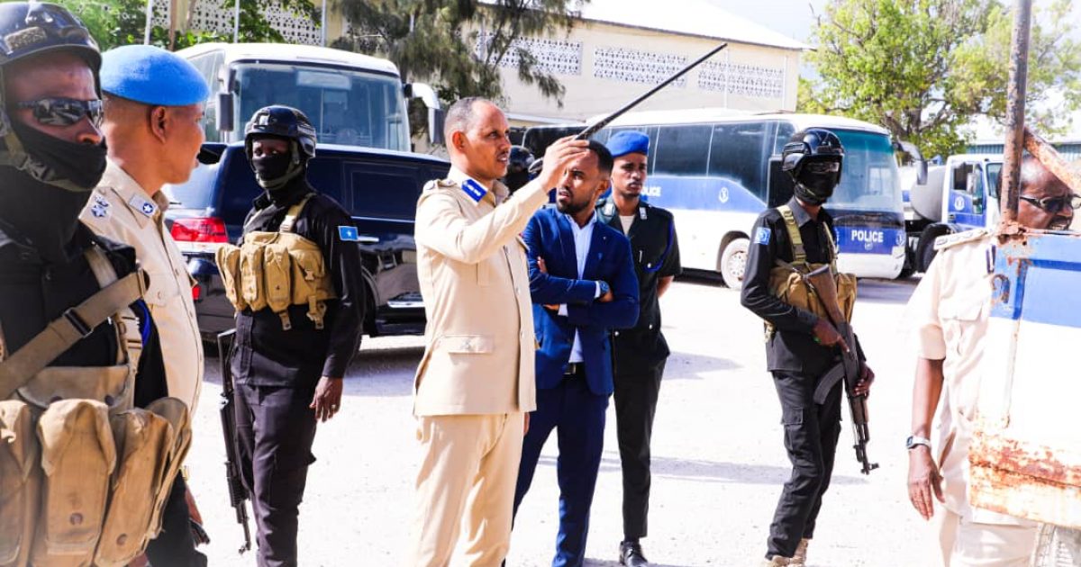 Taliyaha ciidamada Booliska Soomaaliyeed oo kormeer shaqo ku tegey Hoggaanka Gaadiidka Boliiska