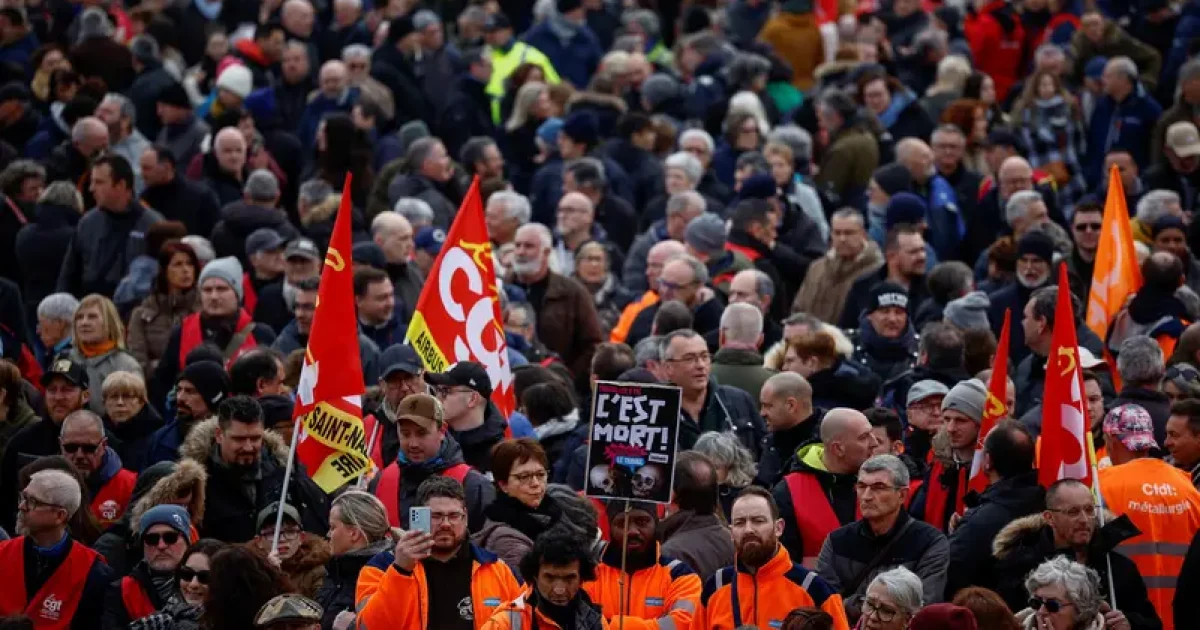 Mowjadaha mudaaharaadyada ka socda Faransiiska oo kor u kacay