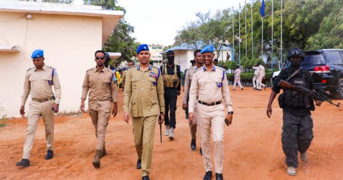 Taliyaha Ciidanka Booliska oo kormeeray xarunta fadhiga Ciidanka gaarka ah ee Goodir