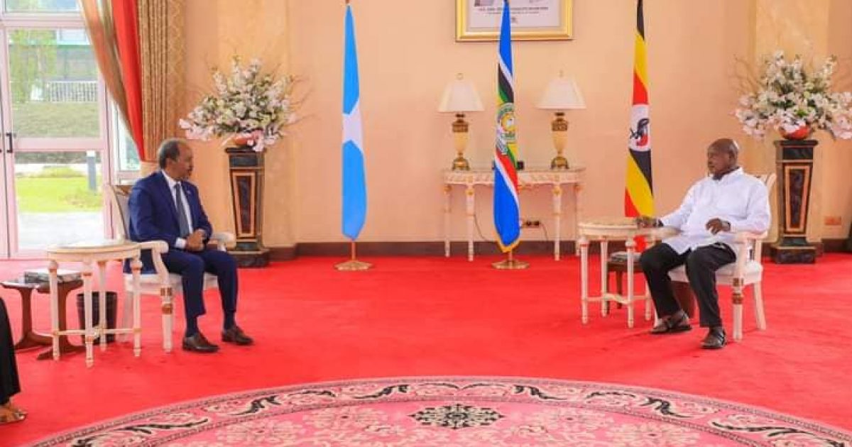 Madaxweyne Xasan Sheekh oo kulan la qaatay dhiggiisa dalka Uganda
