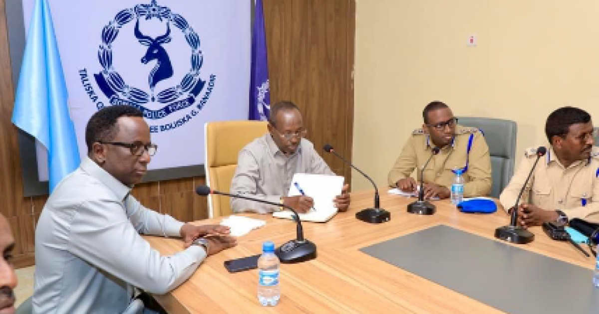 Guddoomiyaha Gobobolka Banaadir oo shir guddoomiyey kulan gaar ah oo looga hadlayay Amniga Caasimadda