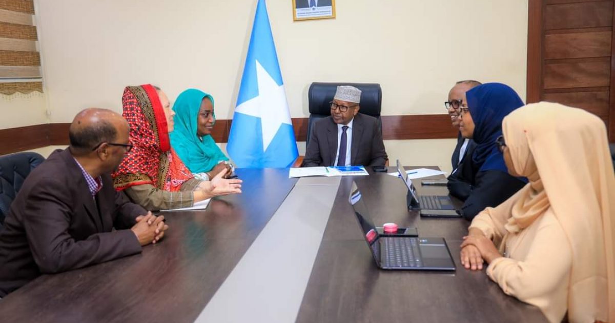 Wasiirka arrimaha gudaha, Federaalka oo kulan la qaatay madax ka socotay UNHCR