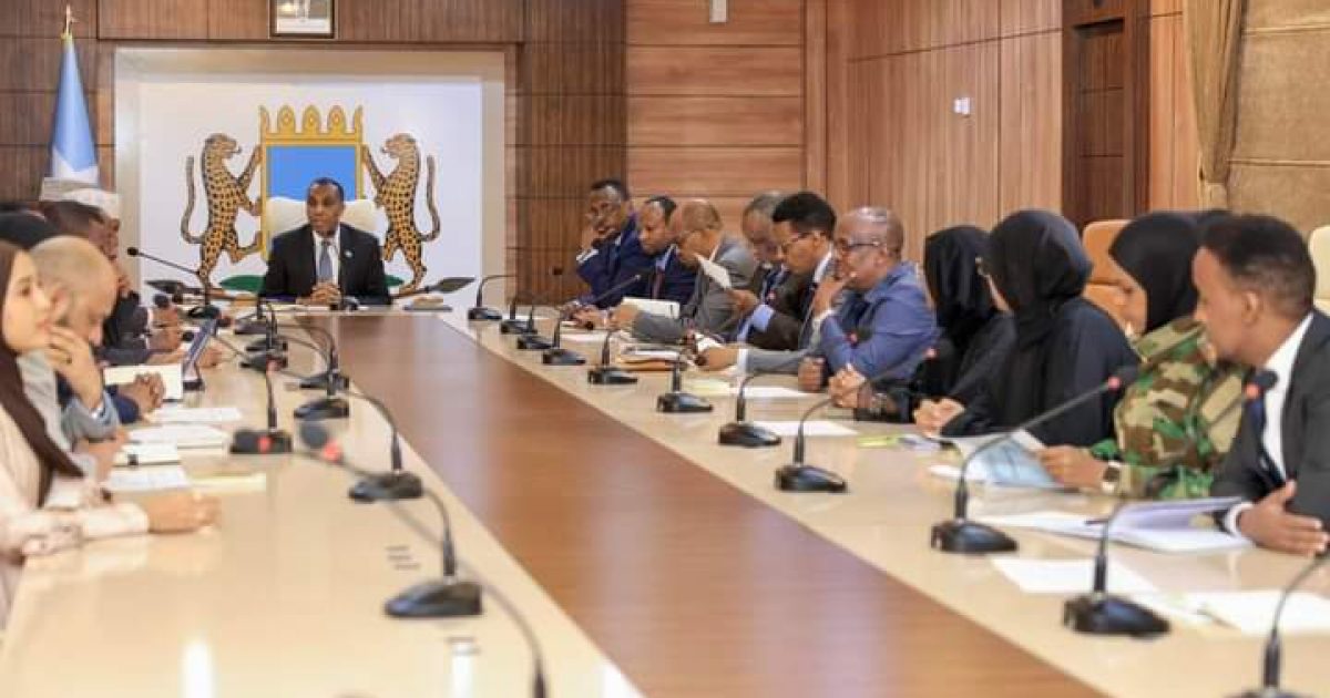 RW Xamse oo Guddoomiyay Shir looga hadlayey xasillinta deegaannada Khawaarijta laga xoreeyey