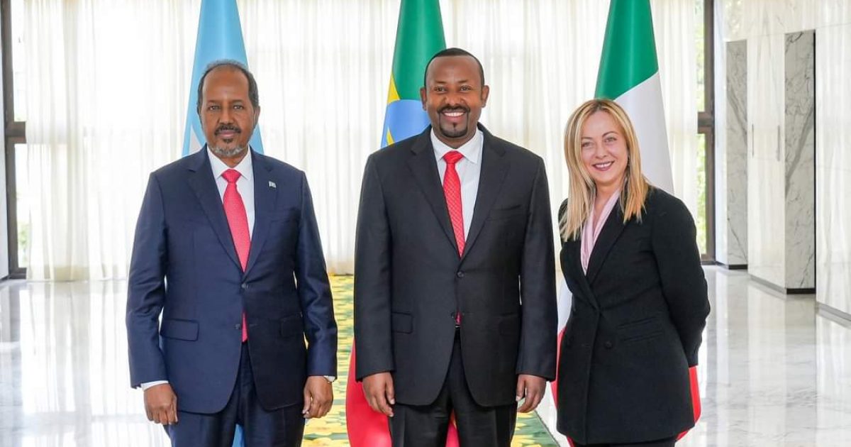 Madaxweyne Xasan Sheekh oo Addis Ababa uga qeybgalay shirka saddex-geesoodka ah