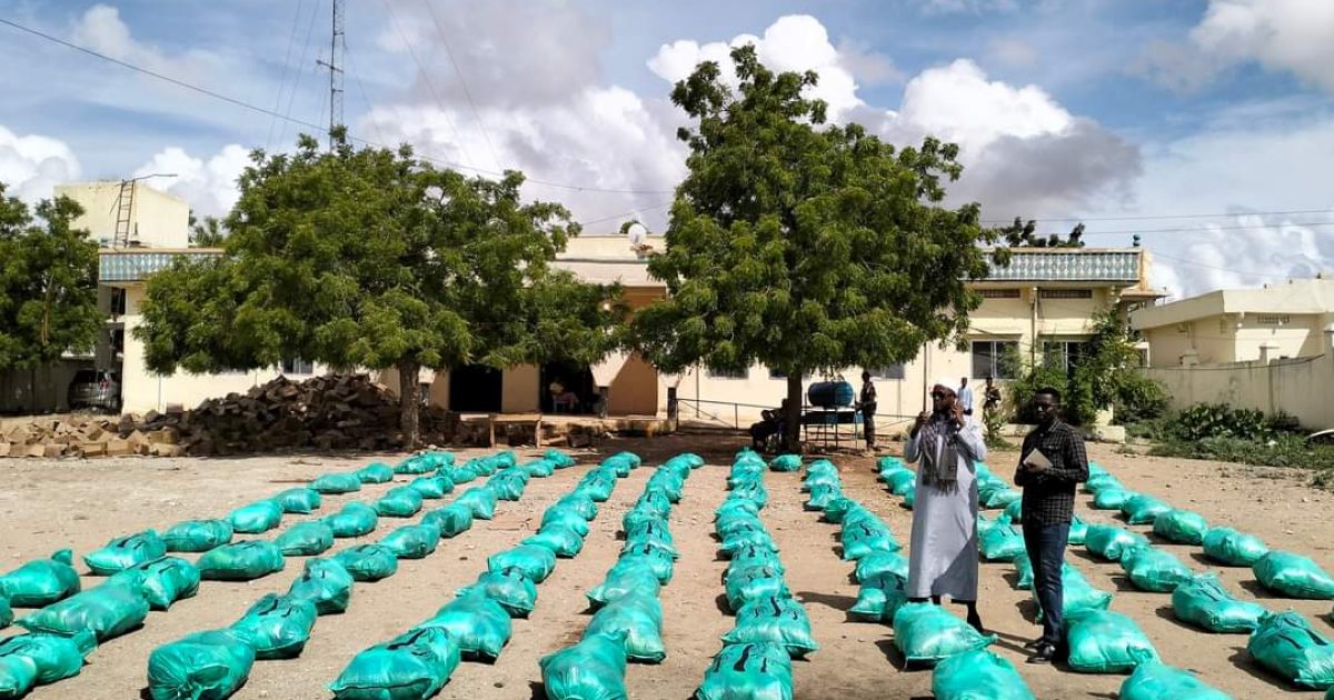 Hay’adda SoDMA oo maanta deeq raashin ah gaarsiisay Degmada Baarhdeere 