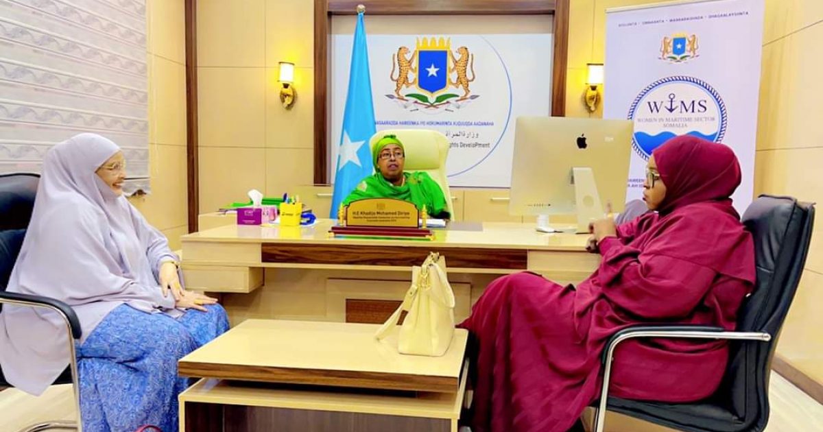 Wasiirka haweenka DFS oo kula la qadaatay G.Guddiga haweenka Aqalka Sare 