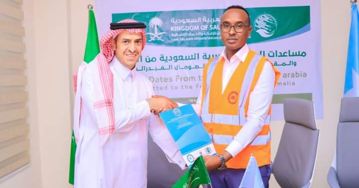 Guddoomiyaha SoDMA oo Safaaradda Sucuudiga kula wareegay deeq Mucaawino ah