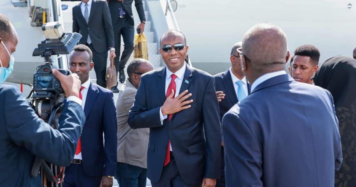 Ra’iisul Wasaare Xamse oo dalka dib ugu soo laabtay