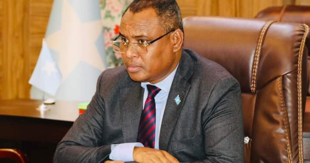 Wasiirka Ganacsiga oo Agaasime Waaxeedyada kula dardaarmay dedejinta sharciyada muhiim ka ah “SAWIRRO”