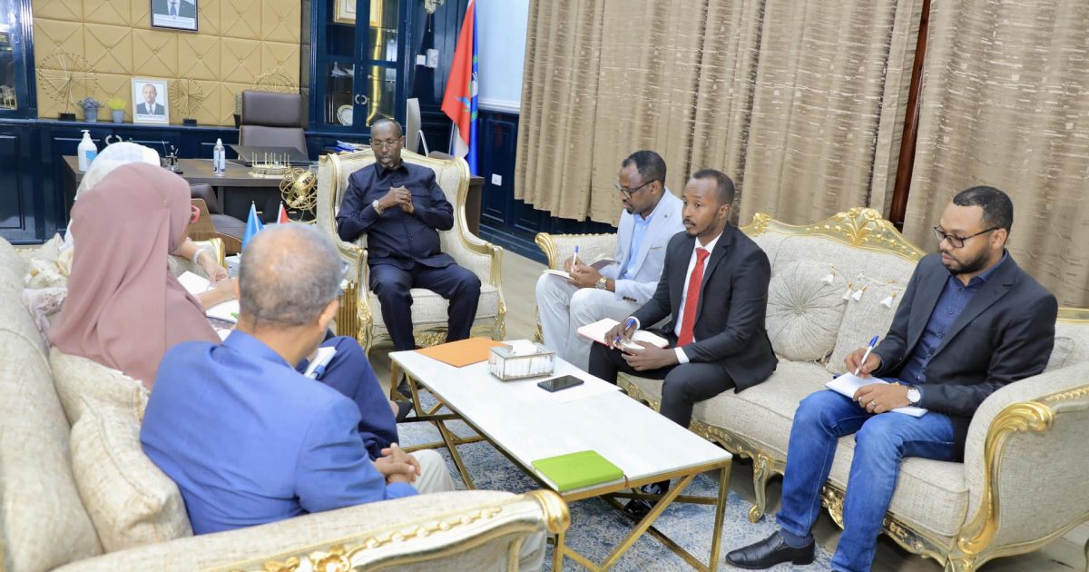 Maamulka gobolka Banaadir iyo Bankiga Adduunka oo ka wada hadlay horumarinta Caasimadda