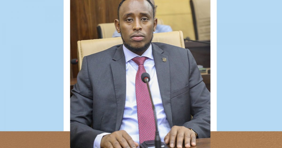 Maxmed Xasan oo loo doortay ku-xigeenka Guddiga dib-u-eegista Dastuurka KMG