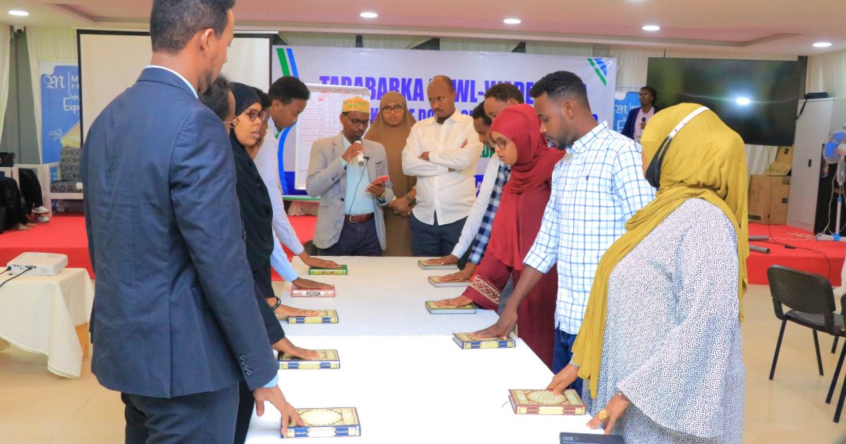 Guddoomiyeyaasha Guddiga KMG ah ee Doorashooyinka Puntland oo maanta la dhaariyay